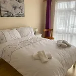 Cozy Seaside Home,3 Minute Walk To Village/beach Лехинч