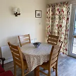 Cozy Seaside Home,3 Minute Walk To Village/beach *