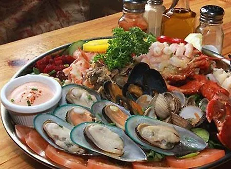 Cozy Seaside Home,3 Minute Walk To Village/beach