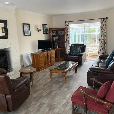 Cozy Seaside Home,3 Minute Walk To Village/beach Holiday home