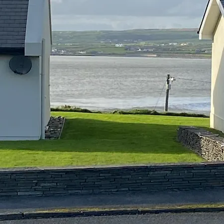 Cozy Seaside Home,3 Minute Walk To Village/beach Semesterbostad *