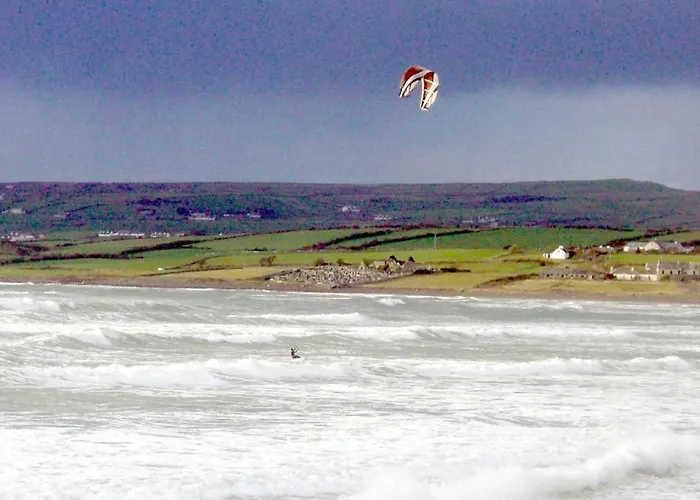 Cozy Seaside Home,3 Minute Walk To Village/beach