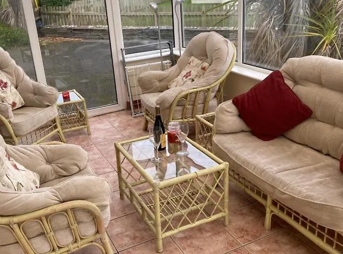 Prázdninový dům Cozy Seaside Home,3 Minute Walk To Village/beach